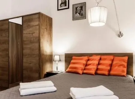 Old Town - Topolowa T33