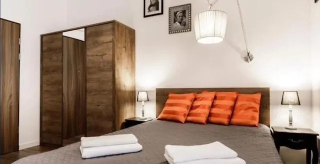 Old Town - Topolowa T33